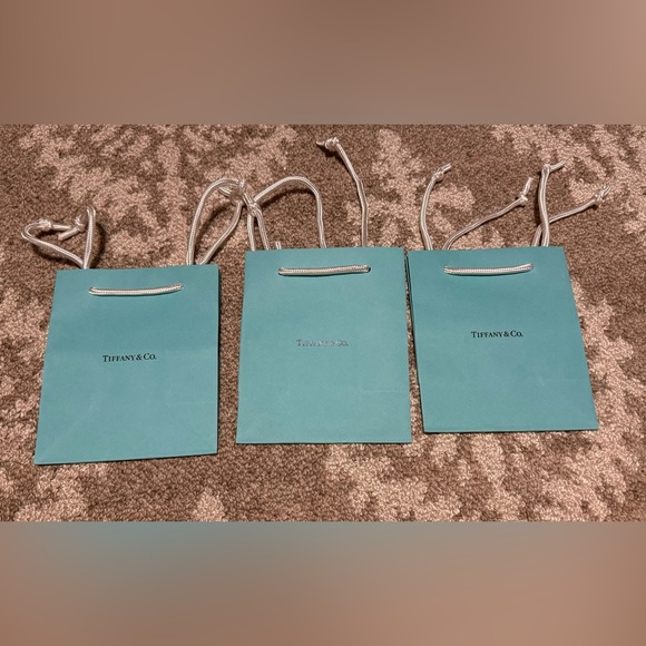 Tiffany & Co. Signature Blue Gift Bag/Gift Card💙 - Picture 2 of 13